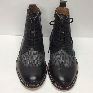 Thomas & Vine NWOT Black leather lace-up wing tip ankle boots Size 8
